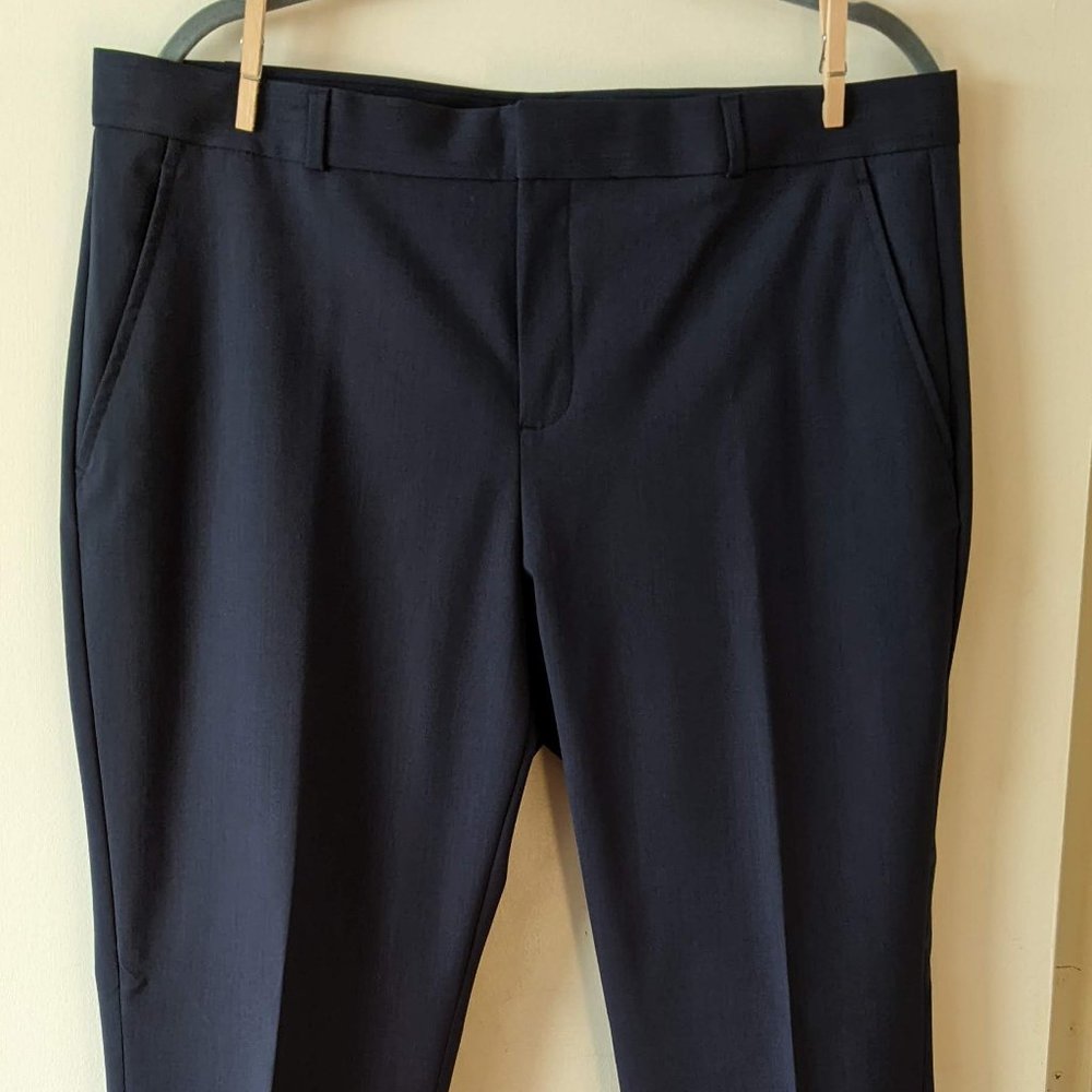 Banana Republic Washable Wool Navy "Ryan" fit trousers, Size 14